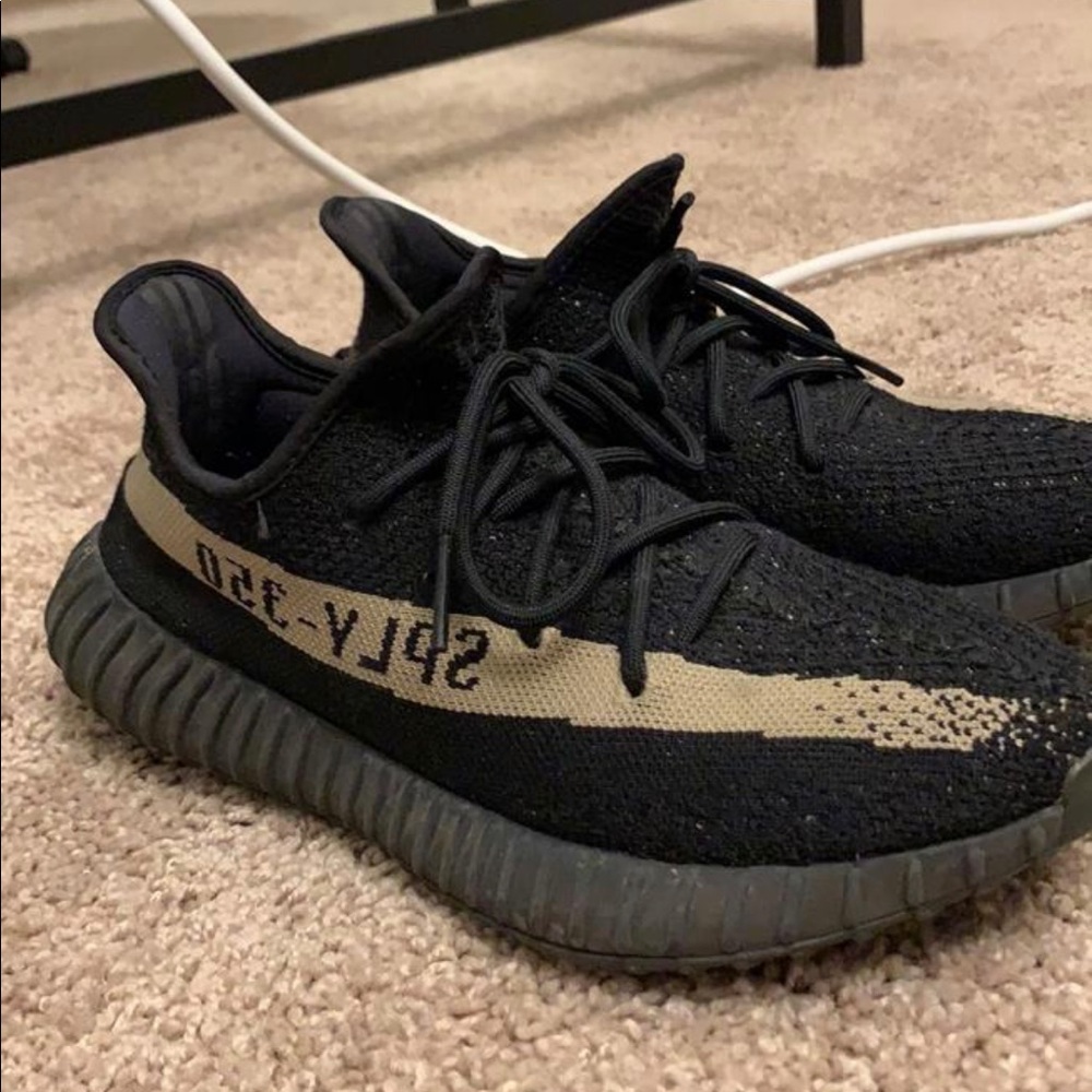 Yeezy 350v2 black and green US8.5